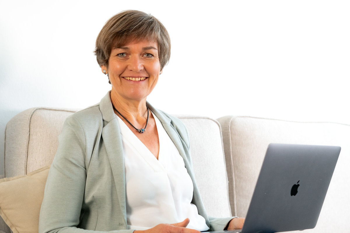 Hanka Schiebold am Macbook Hanka Schiebold am Macbook